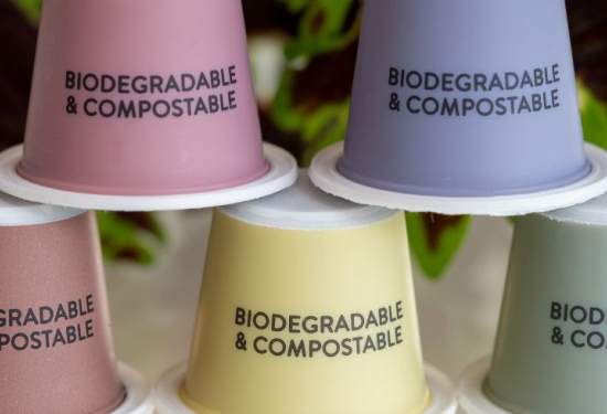 Ús de materials plàstics biocompostables