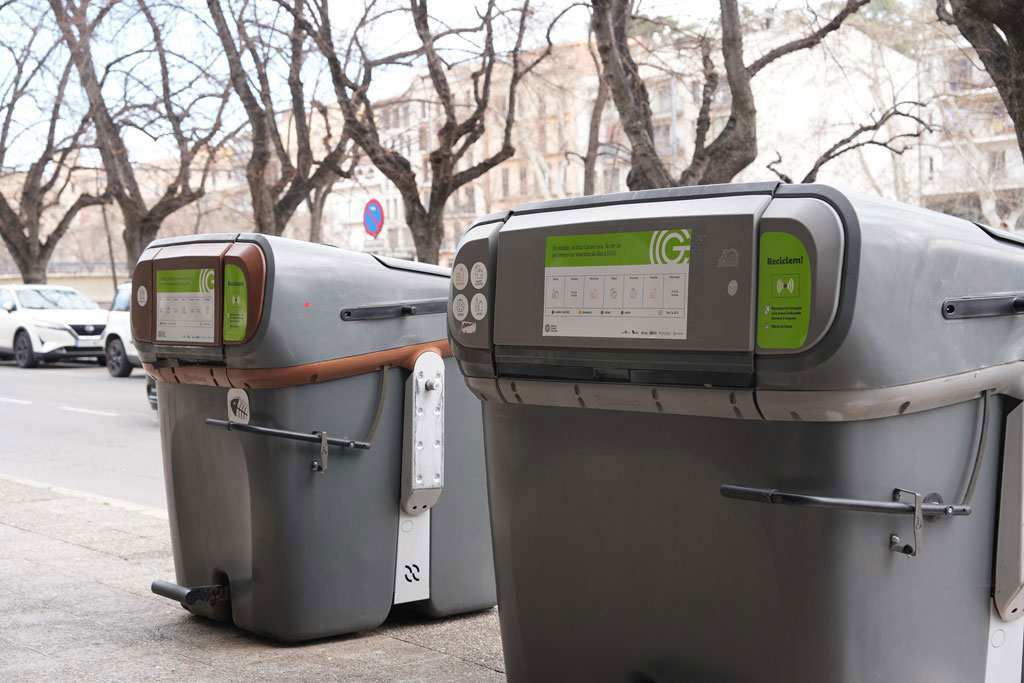 Girona flexibilitza l’ús dels contenidors intel·ligents